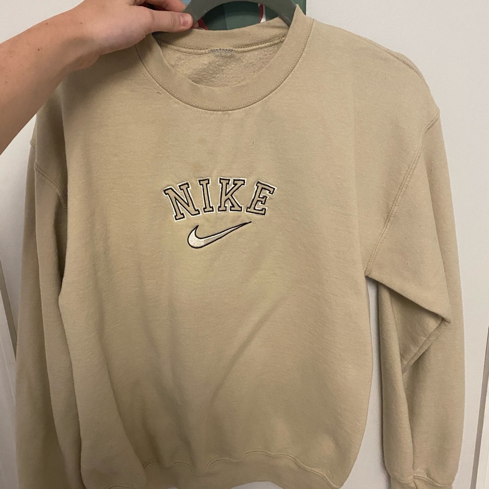 Sweatshirt with Nike Embroidered